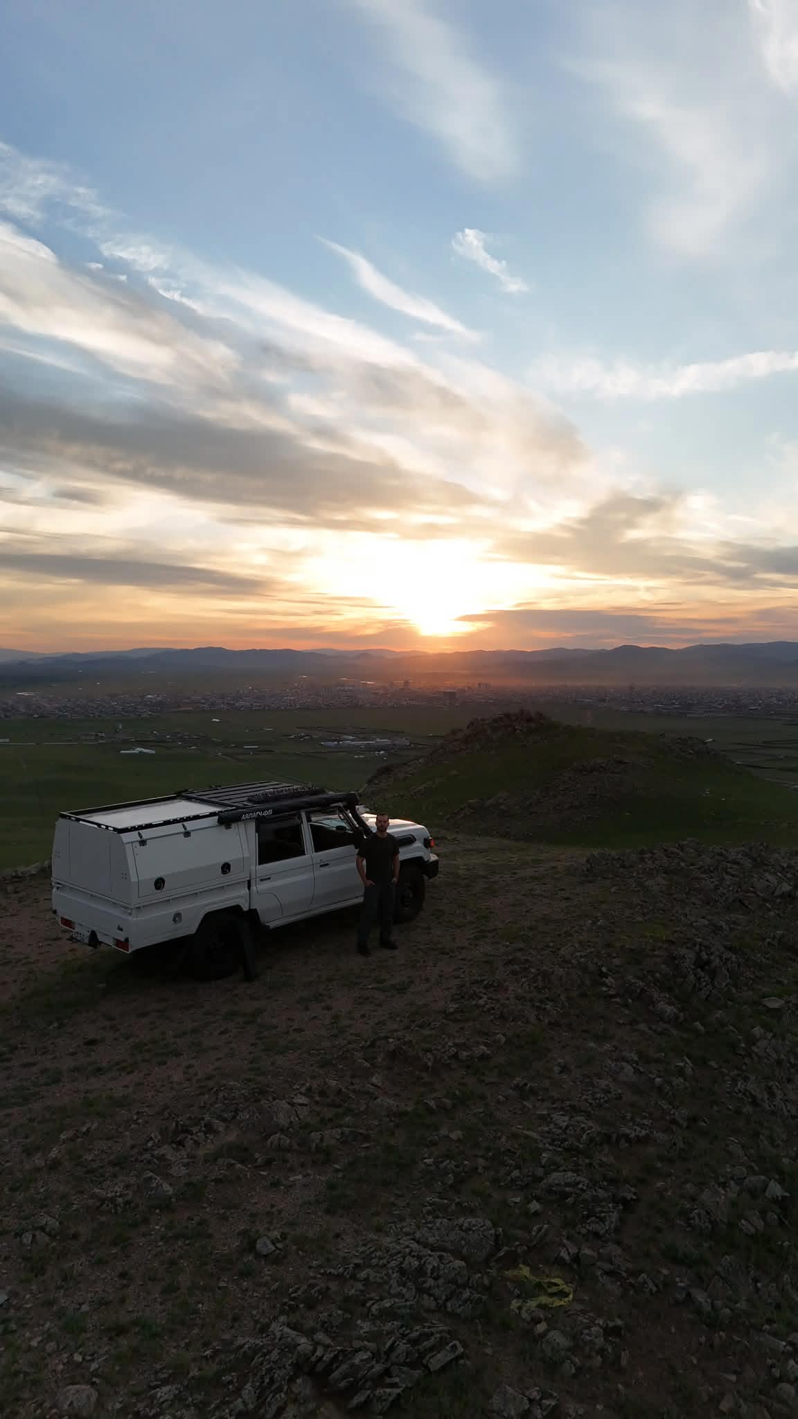 Front of Toyota Land Cruiser 79